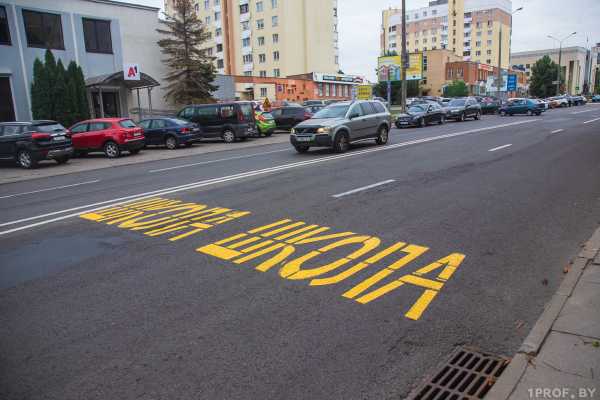 На заметку: в каких числах водители будут обязаны ездить с ближним светом фар днем