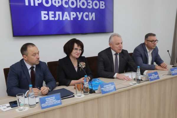 В ФОКУСЕ ВНИМАНИЯ – РАБОТА С МОЛОДЕЖЬЮ