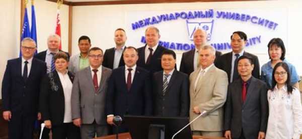 Делегация Вьетнамского национального профсоюза строителей продолжает знакомиться с работой Профсоюза