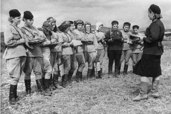 ЧТОБЫ ПОМНИЛИ. КАК «НОЧНЫЕ ВЕДЬМЫ» НАВОДИЛИ УЖАС НА НЕМЦЕВ