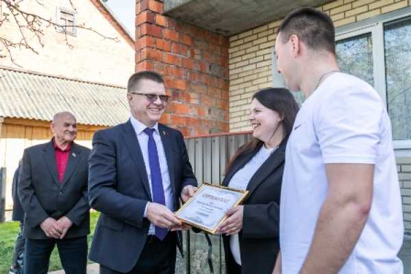 Жилье, оплата обучения, поддержка от наставников: как на Столинщине решают вопрос закрепляемости кадров