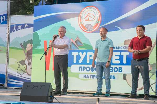 С ПЕСНЯМИ, ТАНЦАМИ И ФЕЙЕРВЕРКОМ: VIII РЕСПУБЛИКАНСКИЙ ТУРСЛЕТ ТОРЖЕСТВЕННО ОТКРЫЛСЯ
