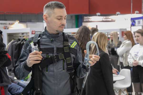 «ПОСЛЕДНИЙ РУБЕЖ МЕЖДУ ЧЕЛОВЕКОМ И ТРАВМИРУЮЩИМ ФАКТОРОМ»: В МИНСКЕ ОТКРЫЛАСЬ ВЫСТАВКА СПЕЦОДЕЖДЫ