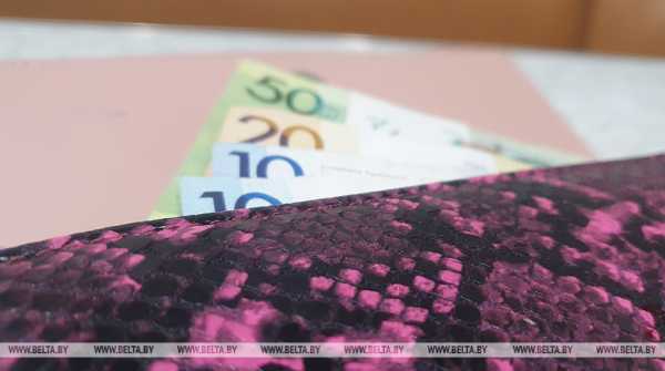 “Белпочта” досрочно выплатит пенсии и пособия за 9 мая
