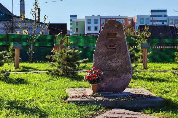 КЕДРОВЫЕ «ЗВЕЗДЫ» ПАМЯТИ: НА МИНЩИНЕ УВЕКОВЕЧИЛИ ИМЕНА ГЕРОЕВ СОВЕТСКОГО СОЮЗА